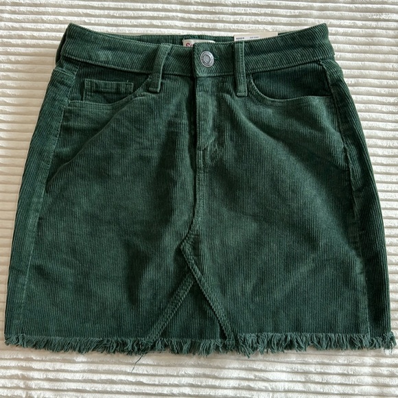 So Mid Rise Mini Skirt Posy Green Corduroy frayed hemline 3 / 26W NWT JG13Y008RS - Picture 11 of 11
